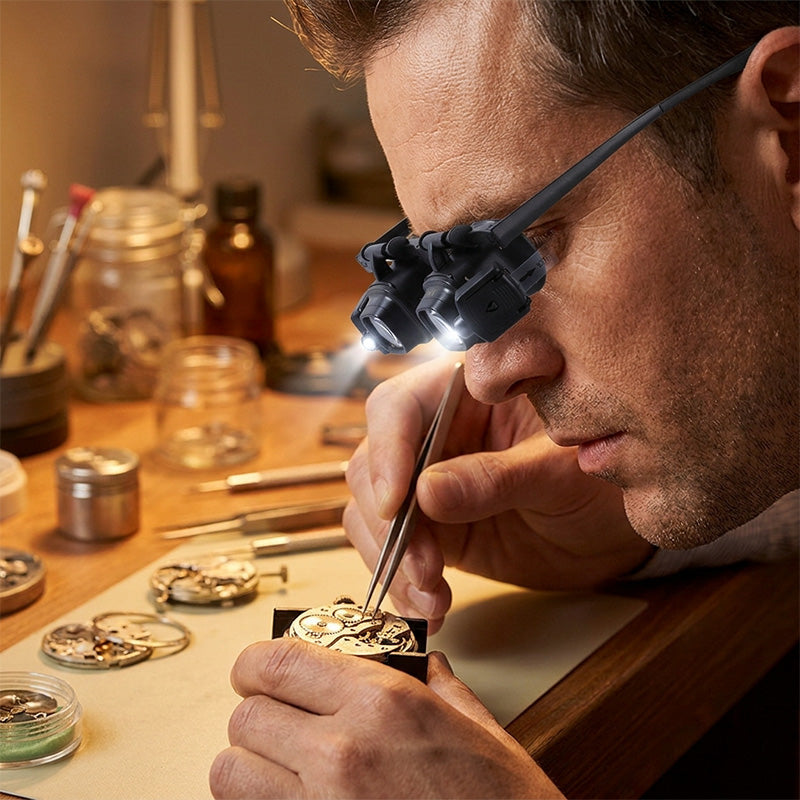 Illuminated Magnifier with Multi-Magnification Lenses
