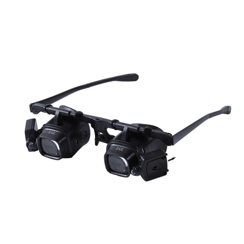 Illuminated Magnifier with Multi-Magnification Lenses